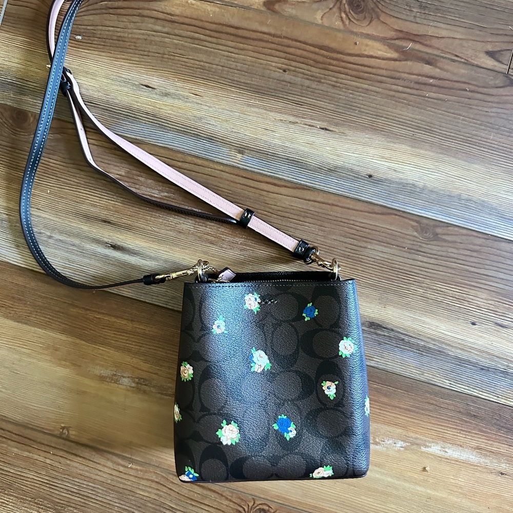 Mini Coach bucket purse with strap